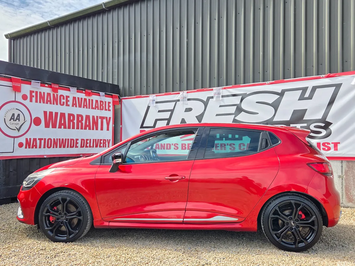 Renault Clio Hatchback, Petrol, 2014, Red