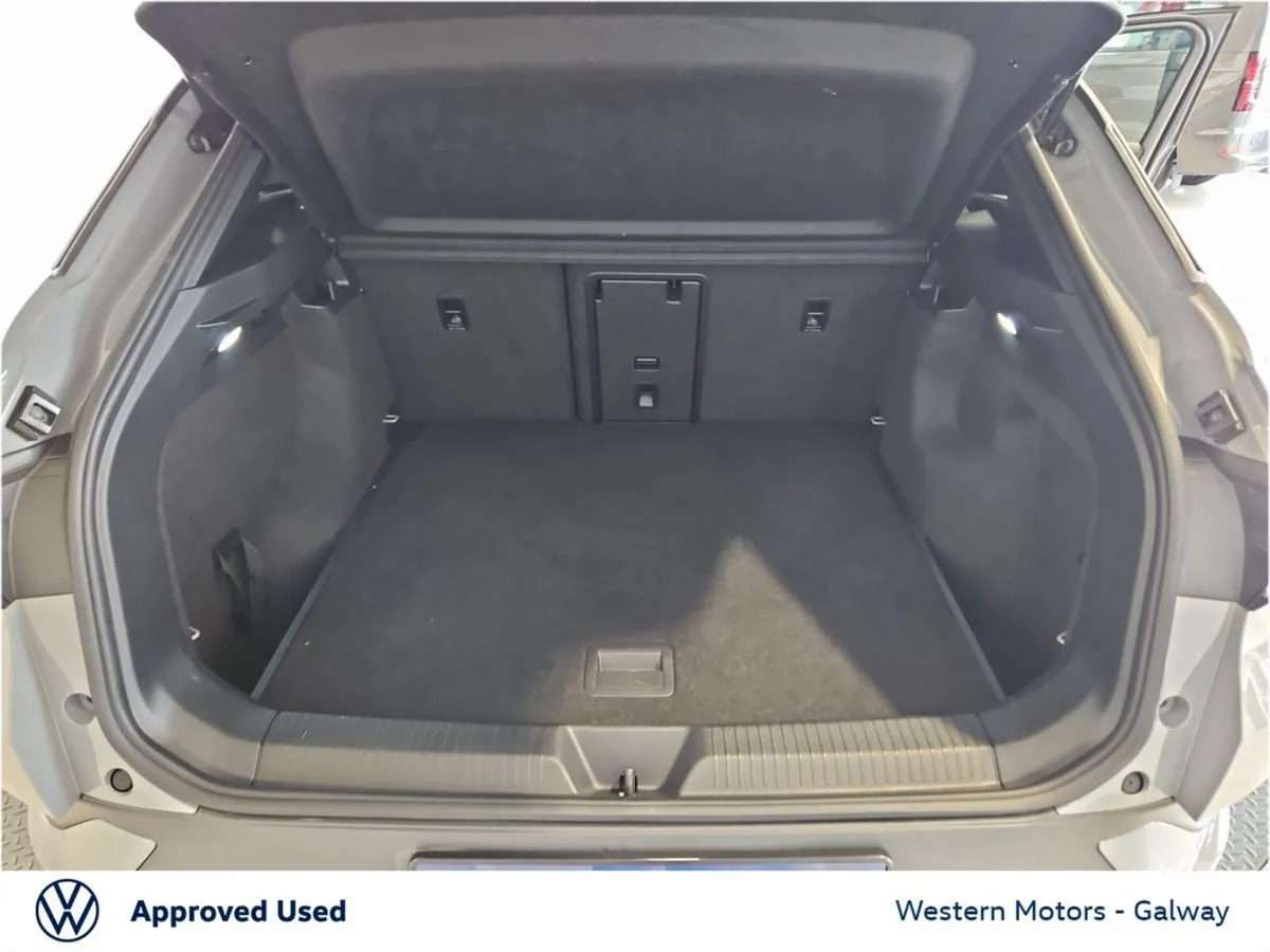 Volkswagen ID.4 SUV, Electric, 2025, Silver