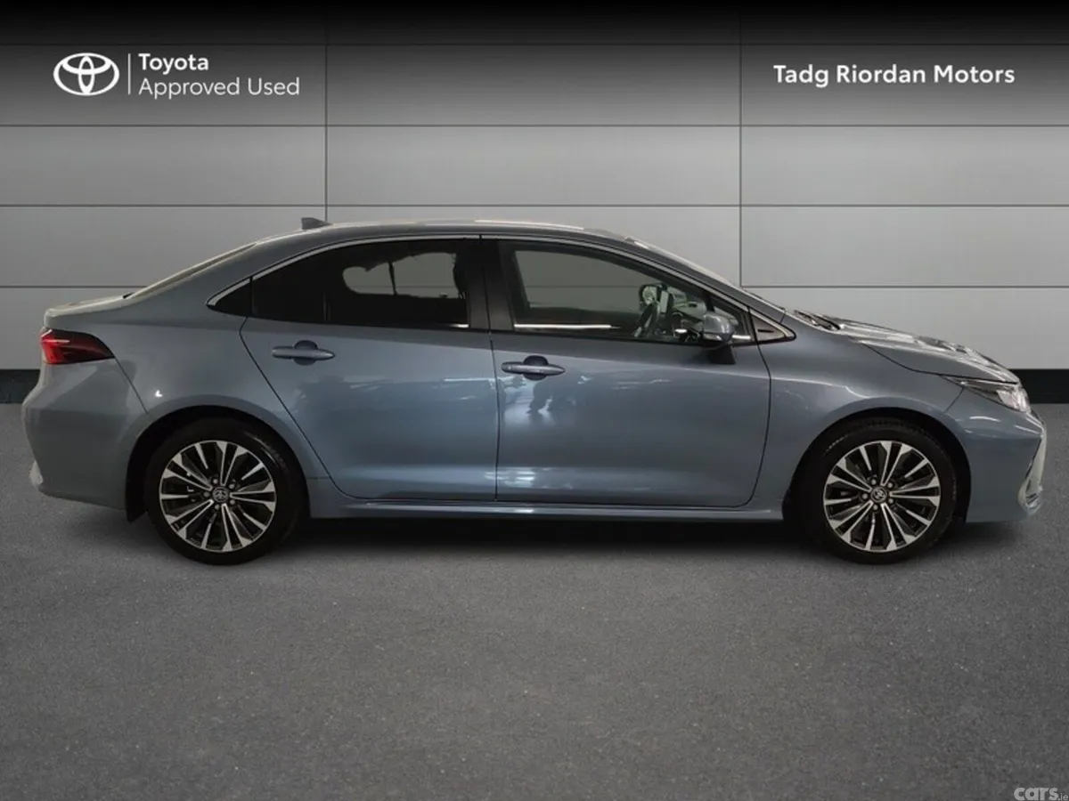 Toyota Corolla Saloon, Petrol Hybrid, 2023, Grey