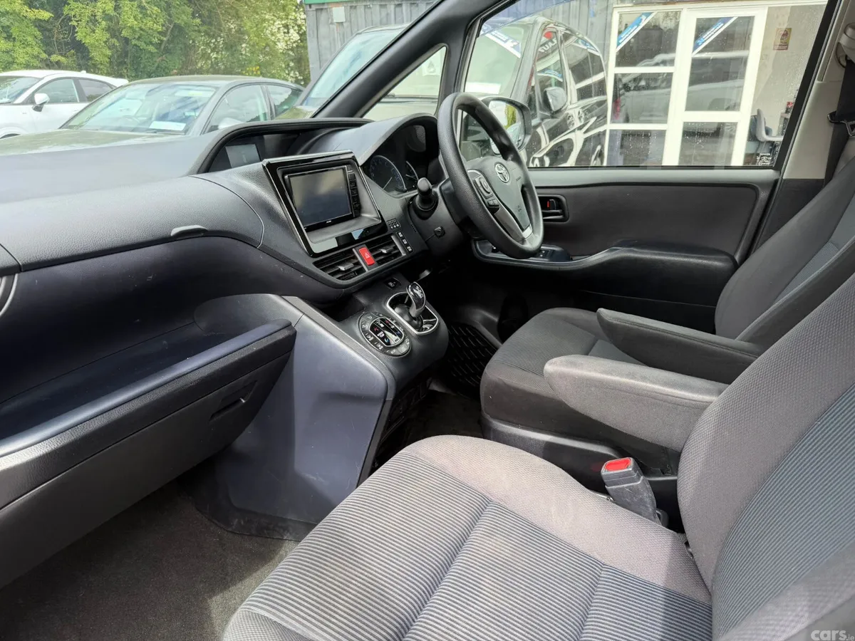 Toyota Voxy MPV, Petrol Hybrid, 2016, White