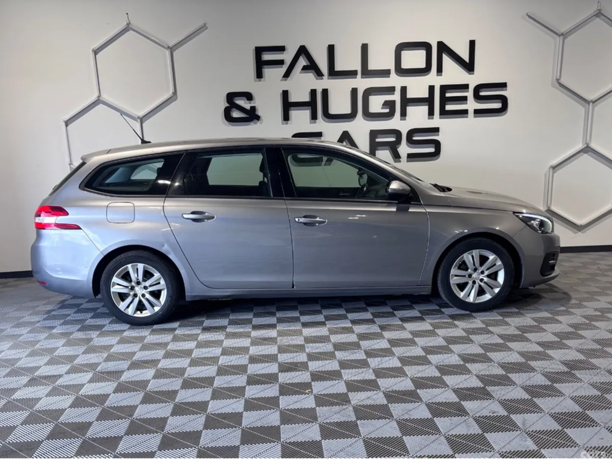 Peugeot 308 Estate, Diesel, 2018, Grey