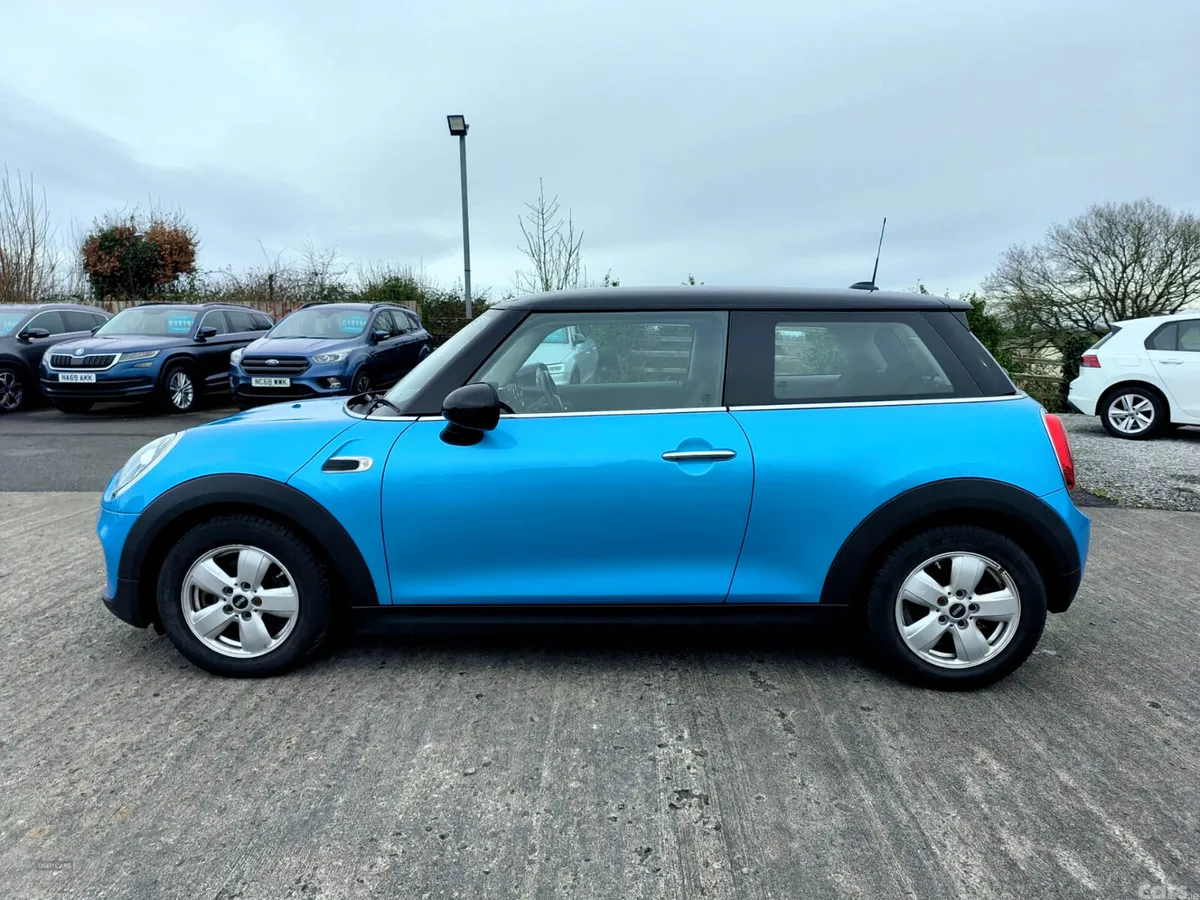 Mini Cooper Hatchback, Petrol, 2019, Blue