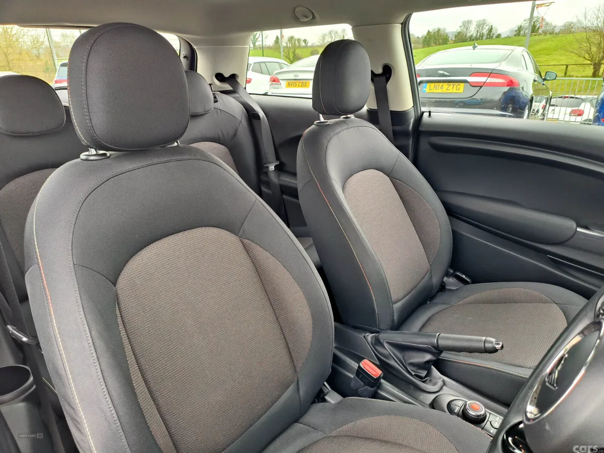 Mini Cooper Hatchback, Petrol, 2019, Blue
