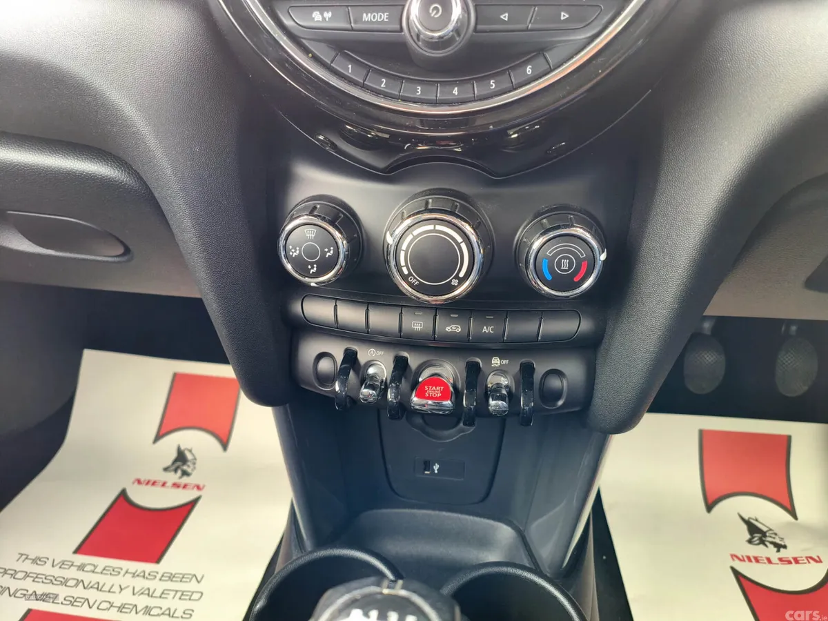 Mini Cooper Hatchback, Petrol, 2019, Blue