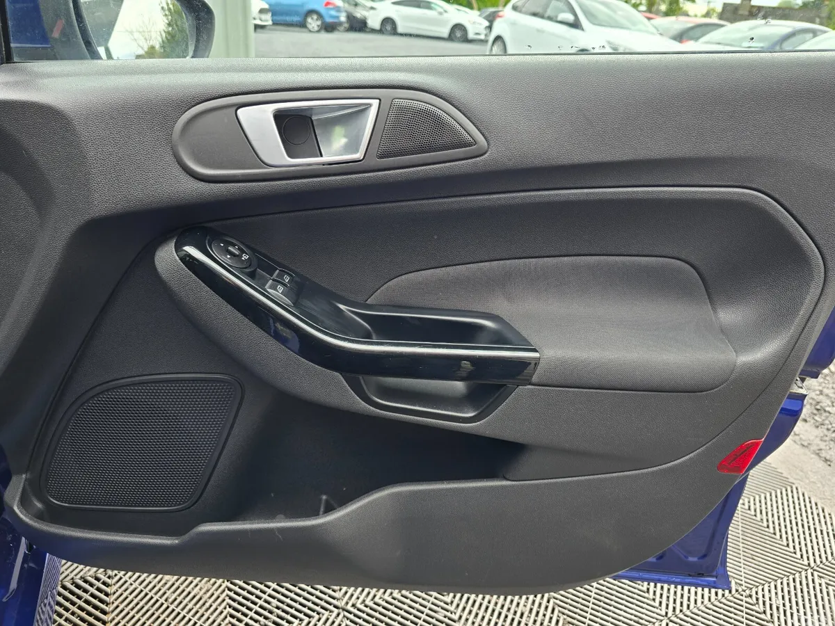 Ford Fiesta Hatchback, Petrol, 2015, Blue