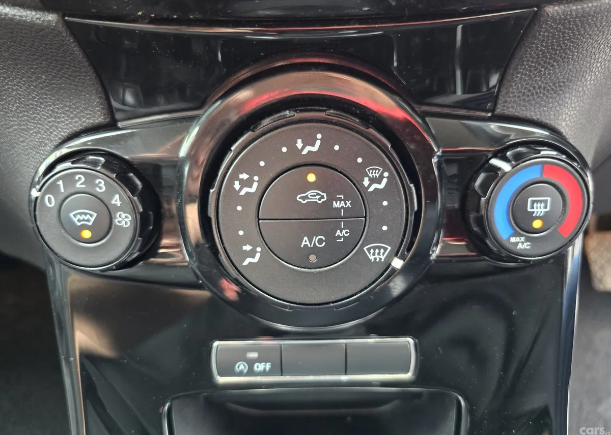 Ford Fiesta Hatchback, Petrol, 2015, Blue