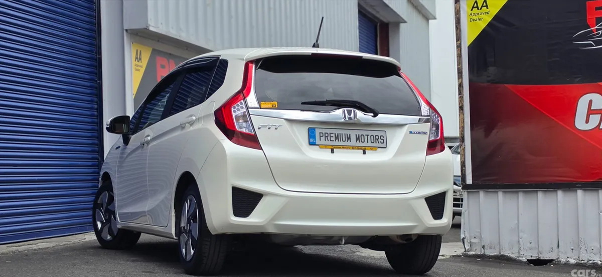 Honda Fit Hatchback, Petrol Hybrid, 2014, White