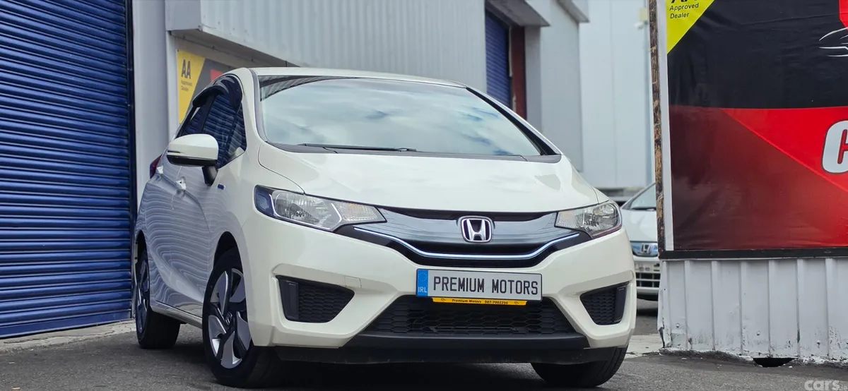 Honda Fit Hatchback, Petrol Hybrid, 2014, White