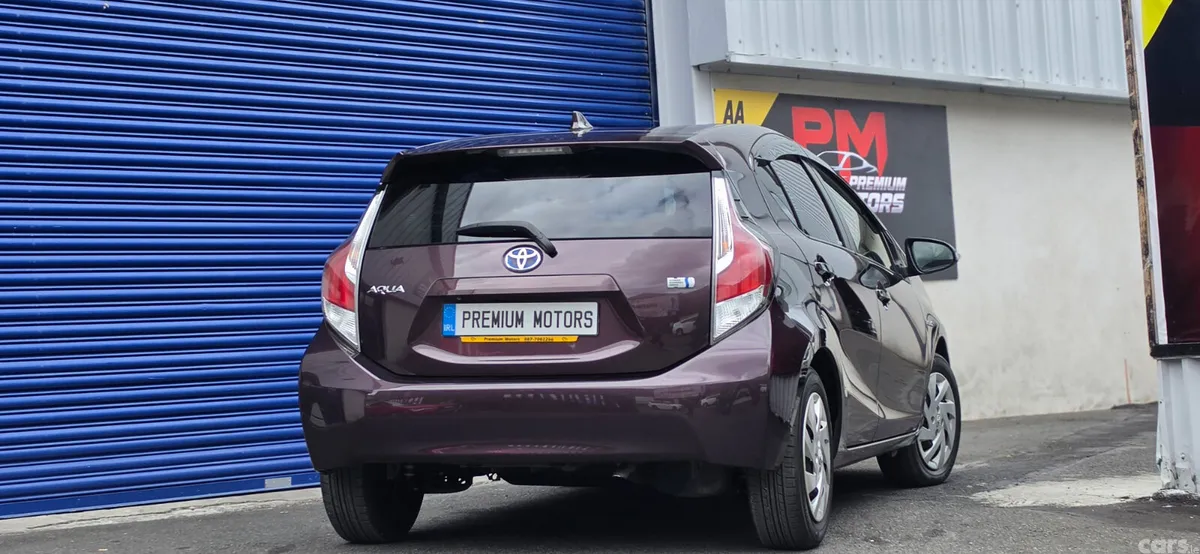 Toyota Aqua Hatchback, Petrol Hybrid, 2015, Brown