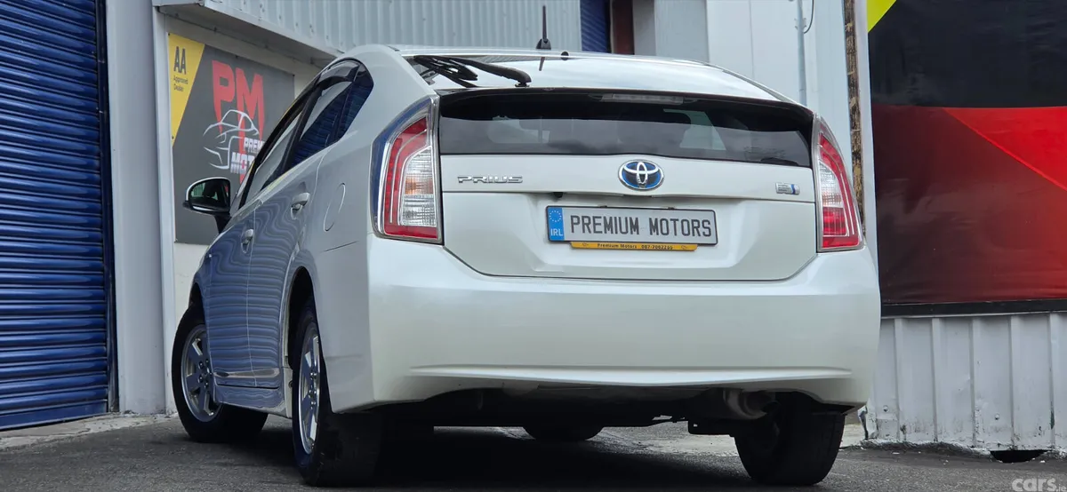 Toyota Prius Hatchback, Petrol Hybrid, 2014, White