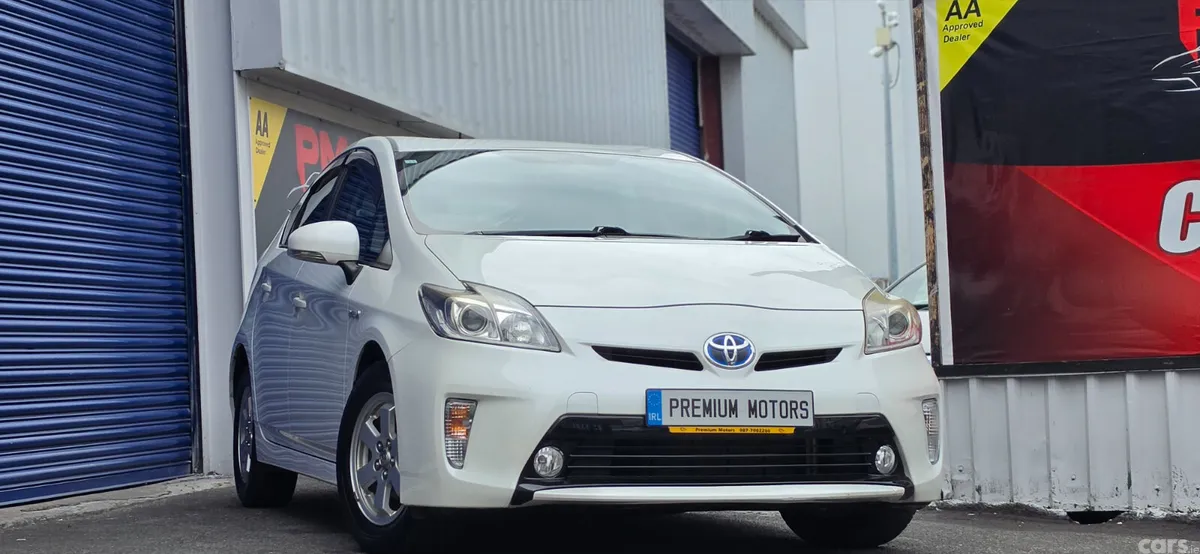 Toyota Prius Hatchback, Petrol Hybrid, 2014, White