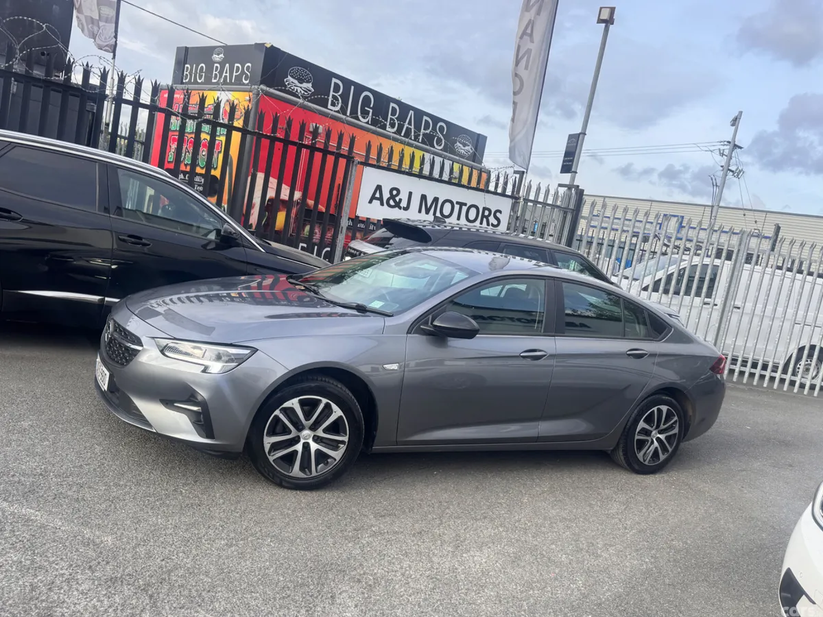 Opel Insignia Hatchback, Diesel, 2021, Grey