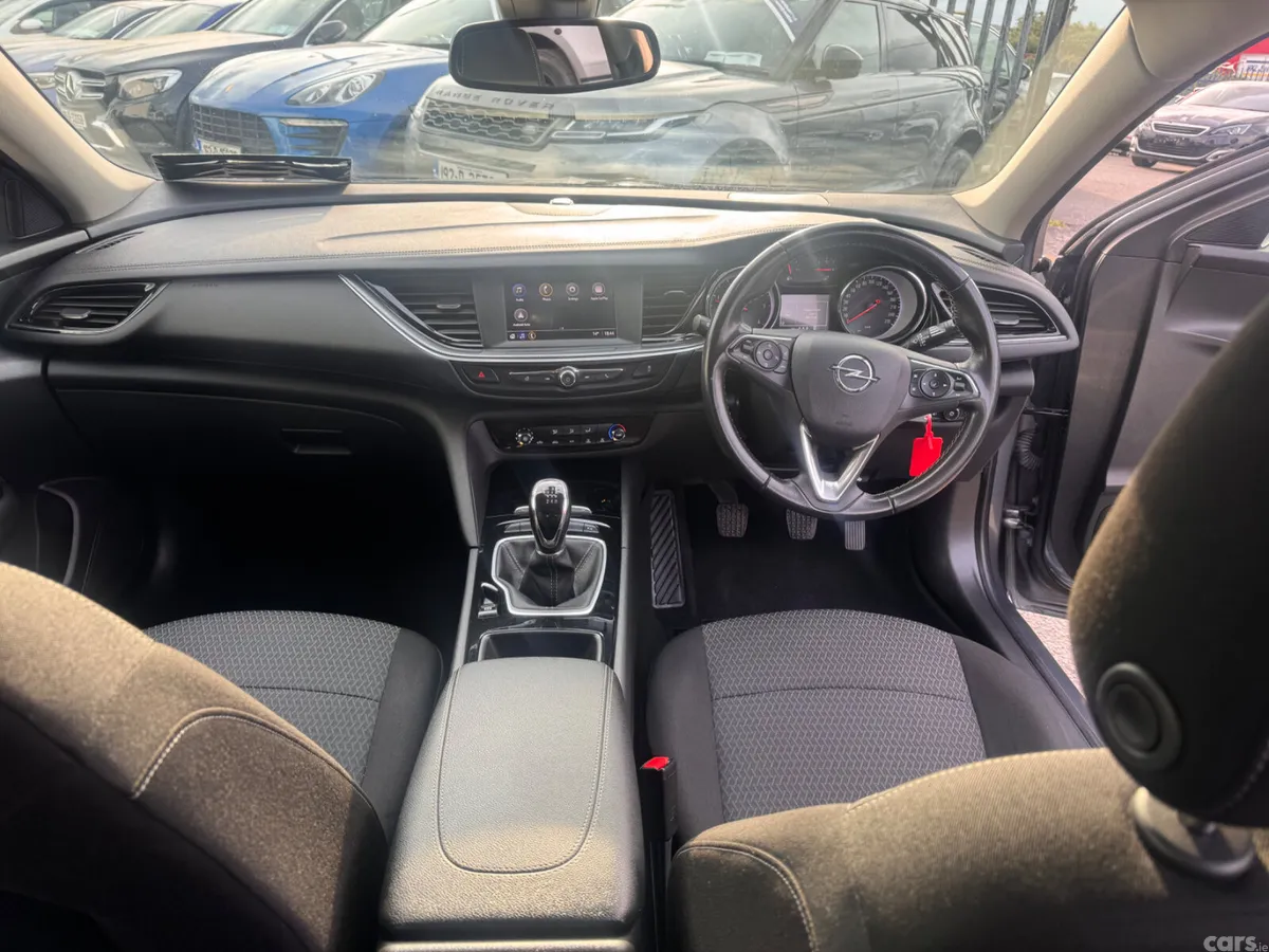 Opel Insignia Hatchback, Diesel, 2021, Grey