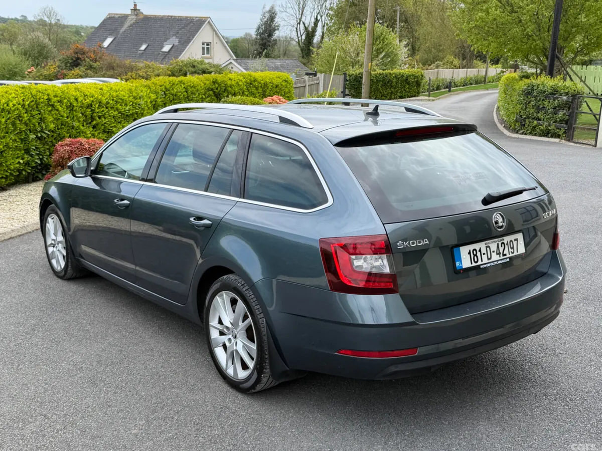 Skoda Octavia Estate, Petrol, 2018, Grey