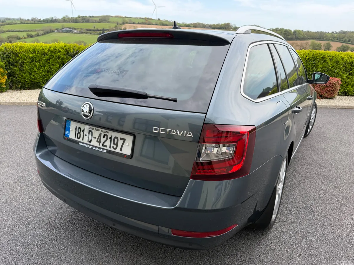 Skoda Octavia Estate, Petrol, 2018, Grey