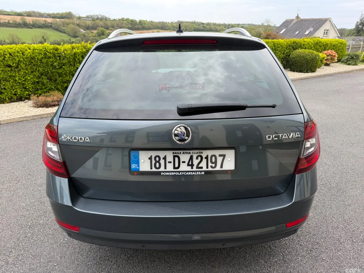 Skoda Octavia Estate, Petrol, 2018, Grey