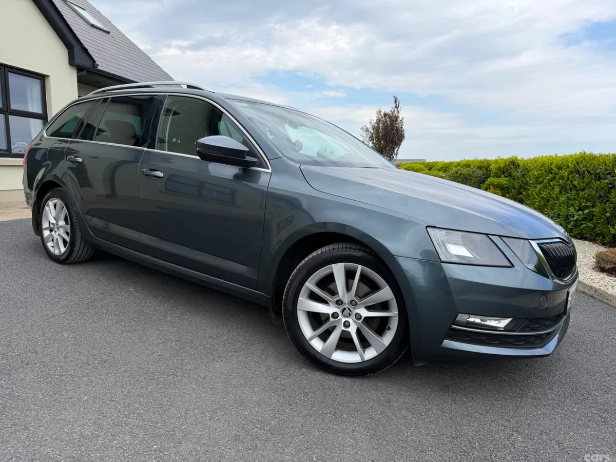 Skoda Octavia Estate, Petrol, 2018, Grey