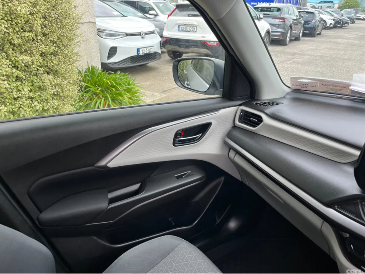 Suzuki Swift Hatchback, Petrol, 2023, Silver