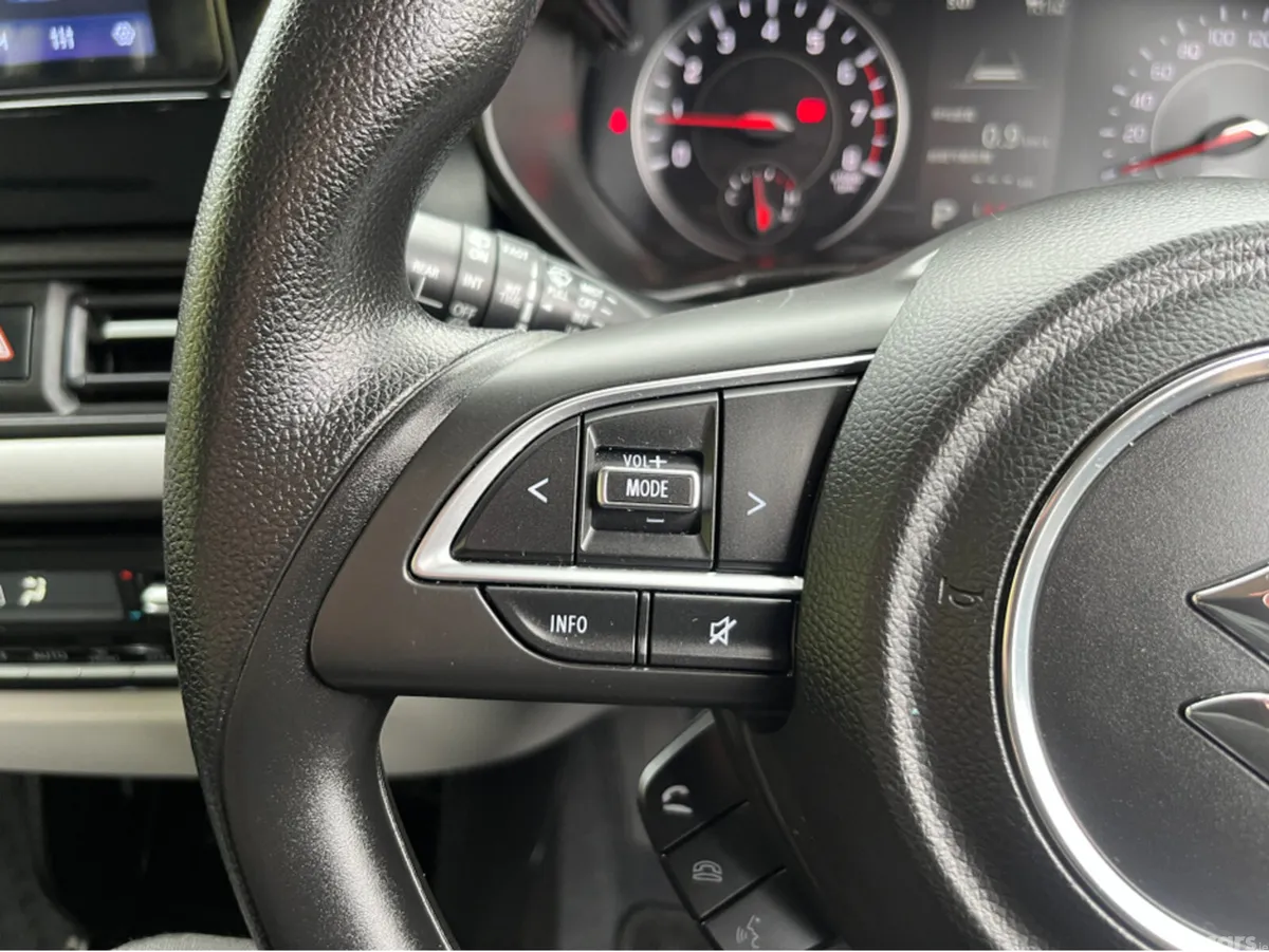 Suzuki Swift Hatchback, Petrol, 2023, Silver