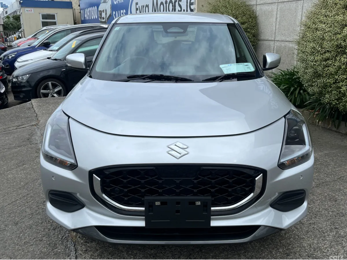 Suzuki Swift Hatchback, Petrol, 2023, Silver
