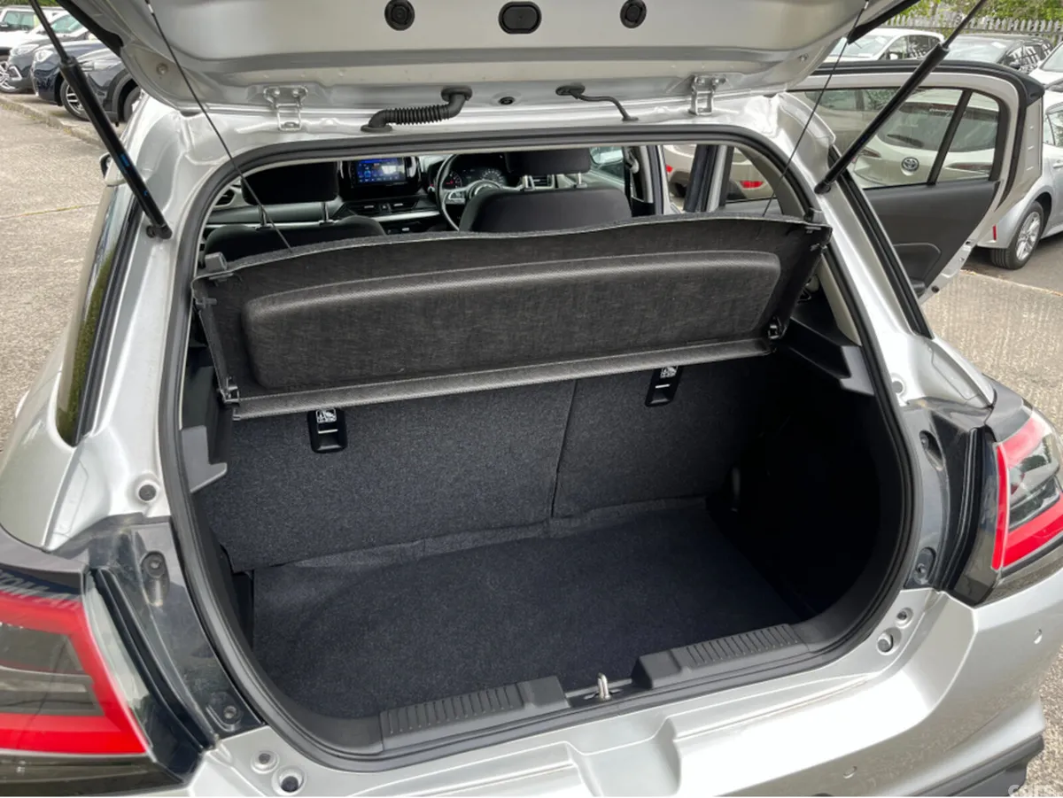 Suzuki Swift Hatchback, Petrol, 2023, Silver