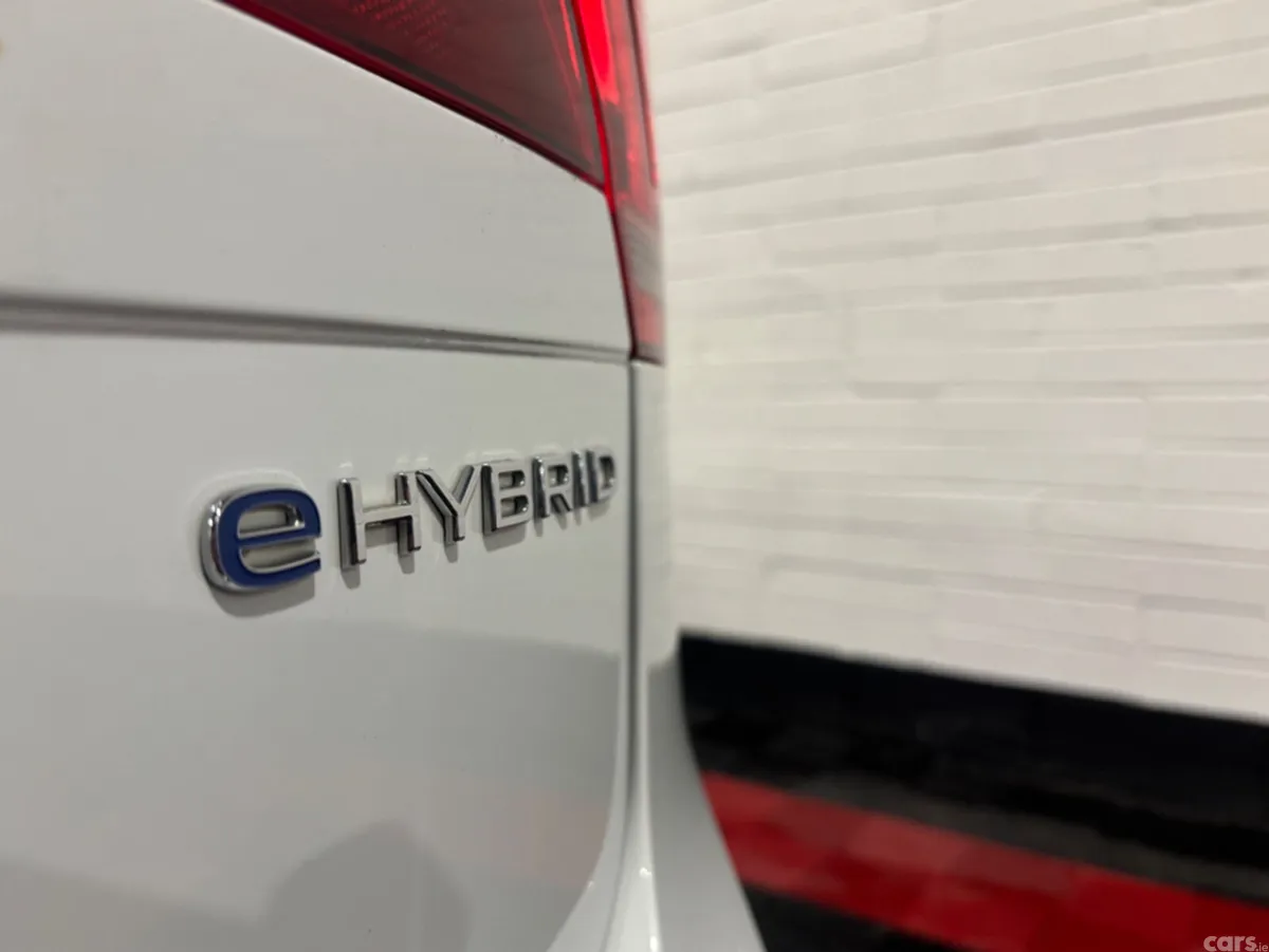 Volkswagen Tiguan SUV, Petrol Plug-in Hybrid, 2022, White