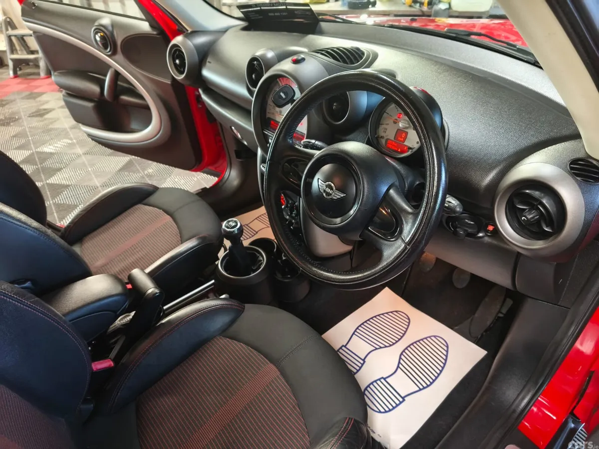 Mini Cooper Hatchback, Petrol, 2012, Red