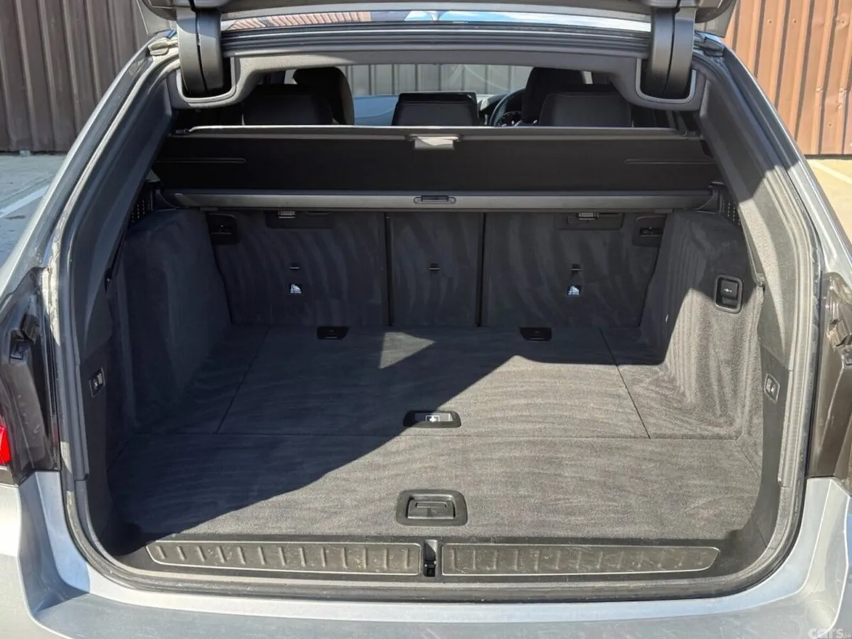 BMW 5-Series Estate, Diesel Hybrid, 2023, Grey