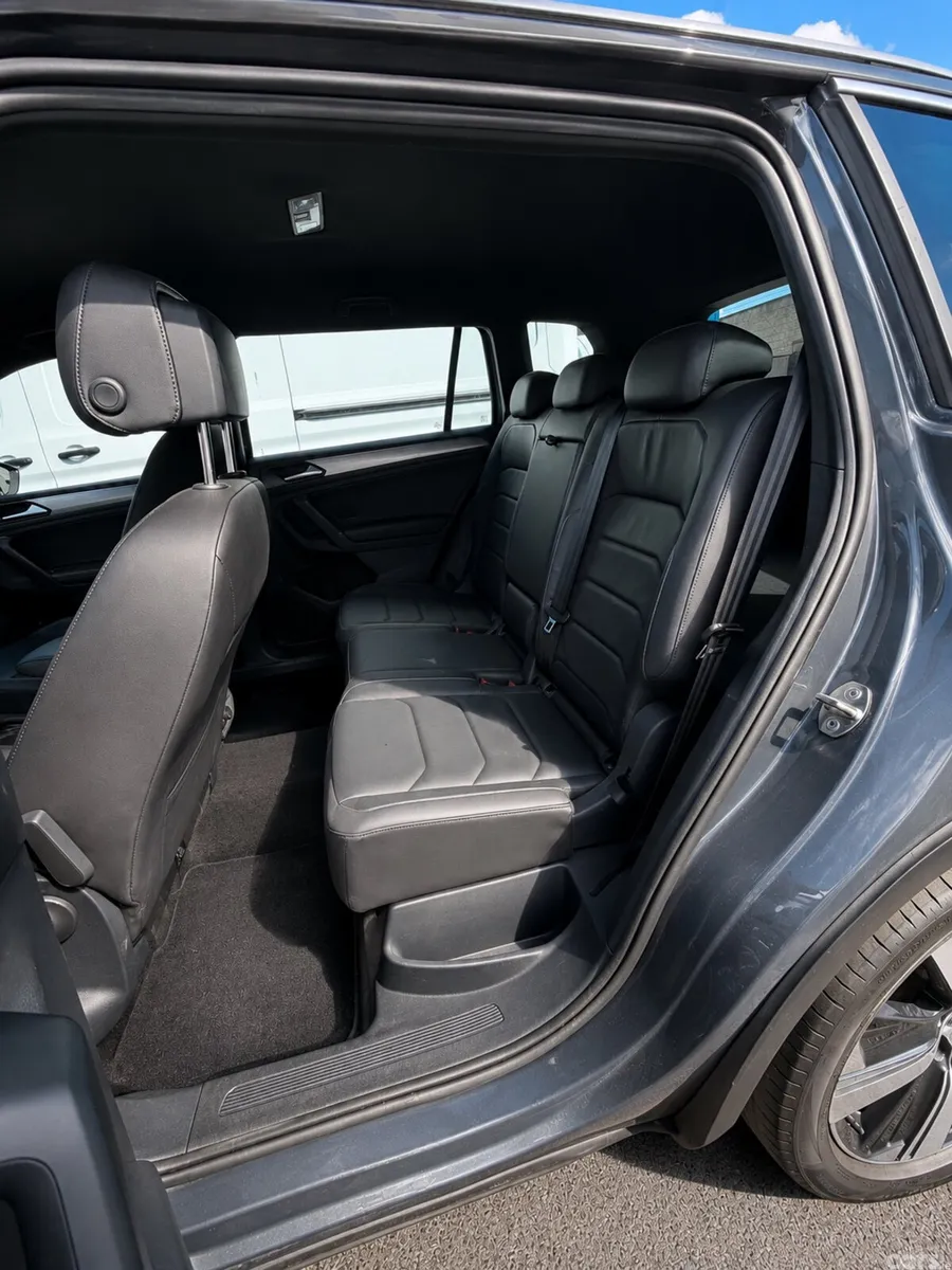 SEAT Tarraco Estate, Petrol, 2023, Grey