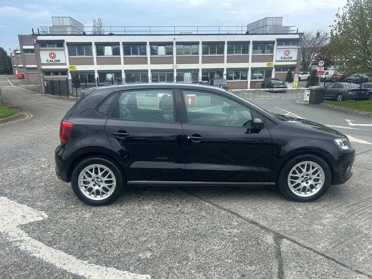 Volkswagen Polo Hatchback, Petrol, 2015, Black