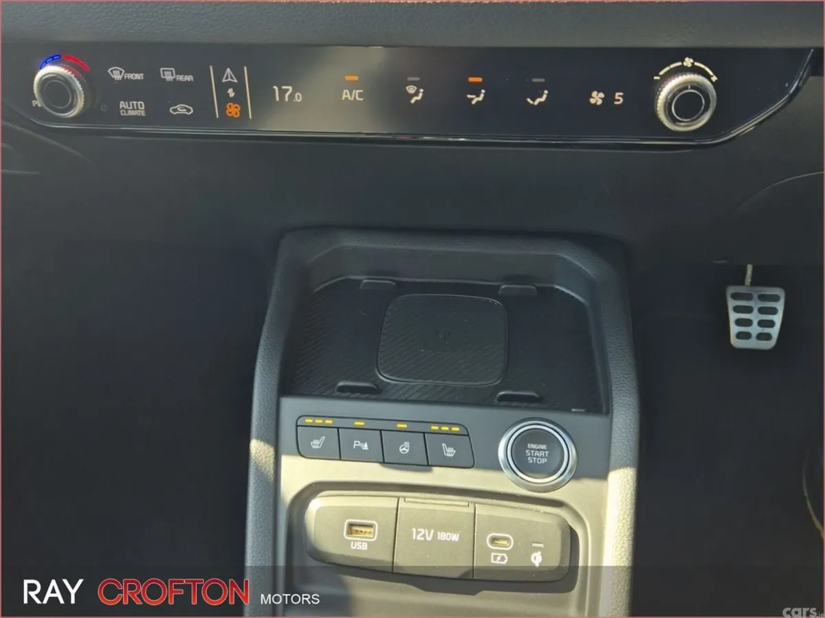 Kia Stonic Estate, Petrol Hybrid, 2026, Black
