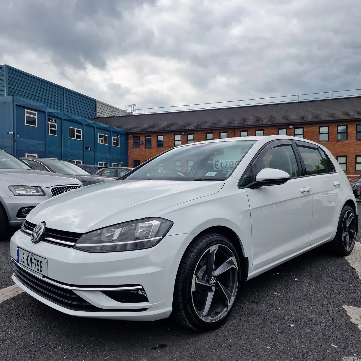 Volkswagen Golf Estate, Petrol, 2019, White
