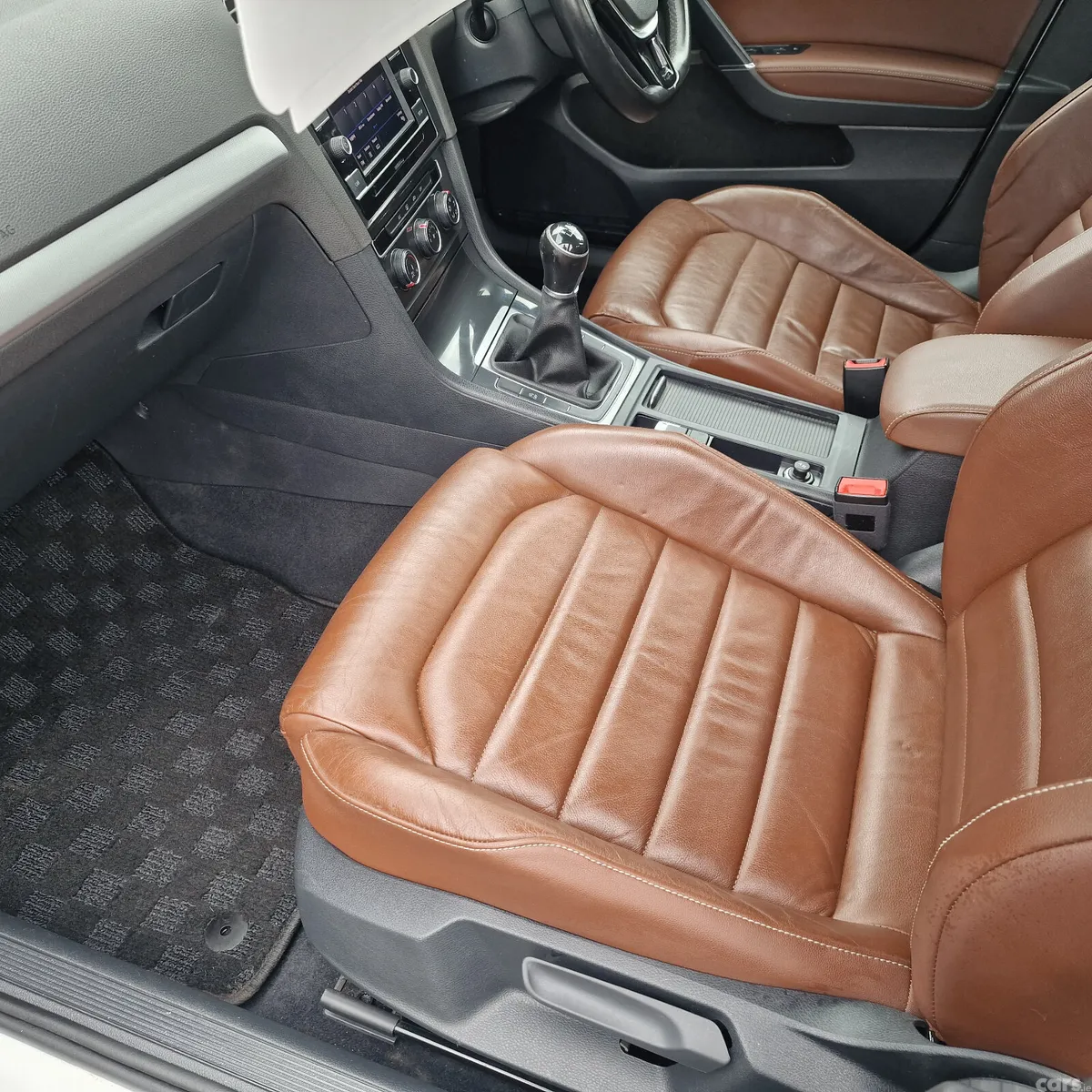 Volkswagen Golf Estate, Petrol, 2019, White