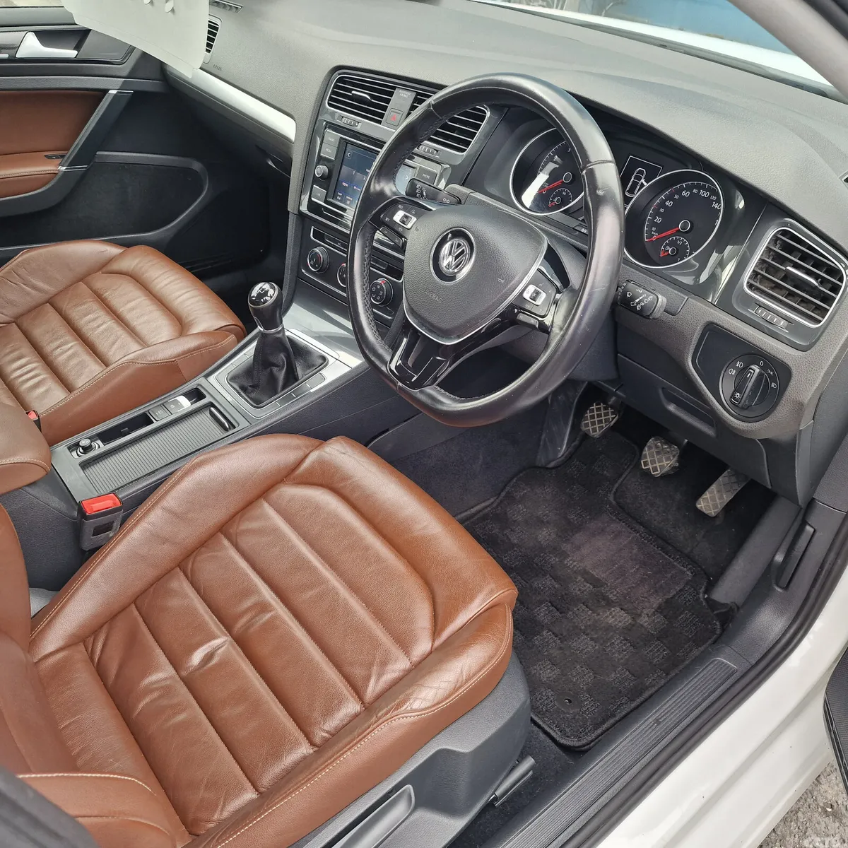 Volkswagen Golf Estate, Petrol, 2019, White
