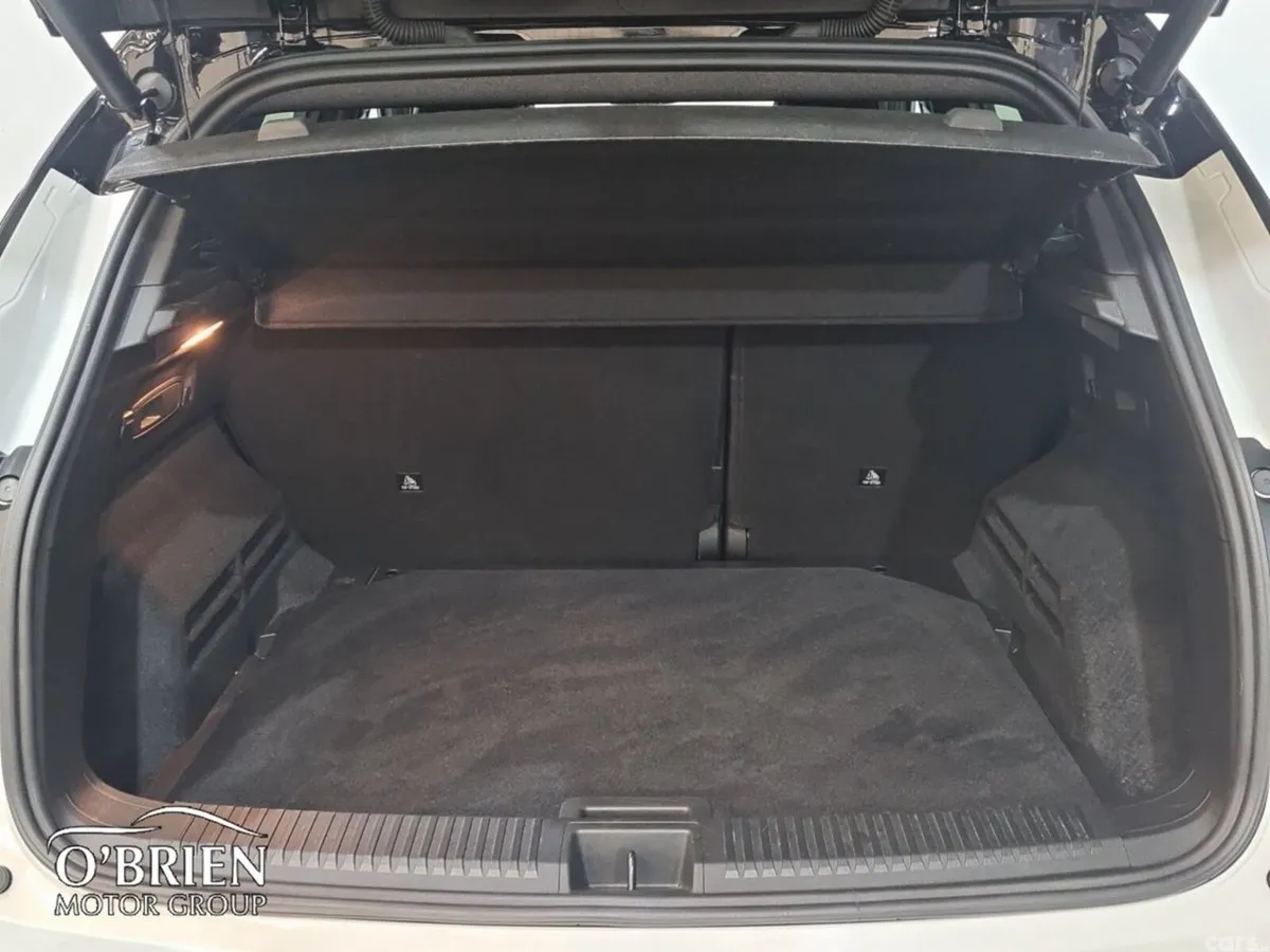 Renault Austral SUV, Petrol, 2023, White