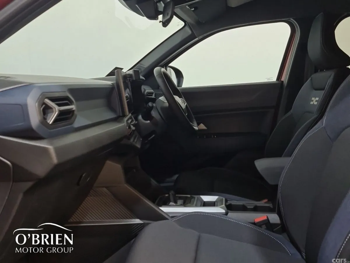 Dacia Duster SUV, Petrol Hybrid, 2026, Brown