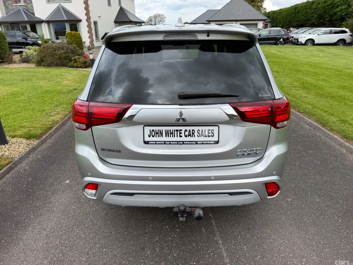 Mitsubishi Outlander SUV, Petrol Plug-in Hybrid, 2019, Silver