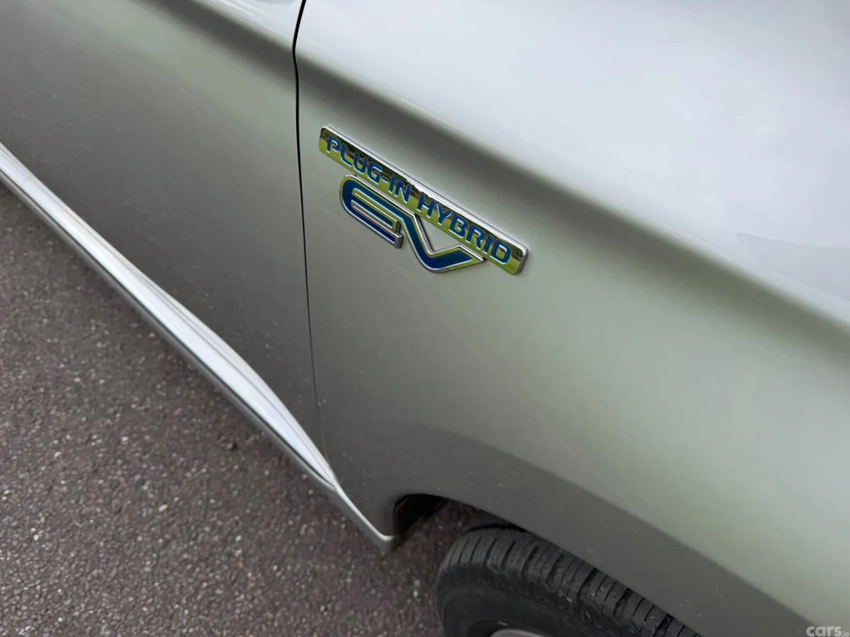Mitsubishi Outlander SUV, Petrol Plug-in Hybrid, 2019, Silver