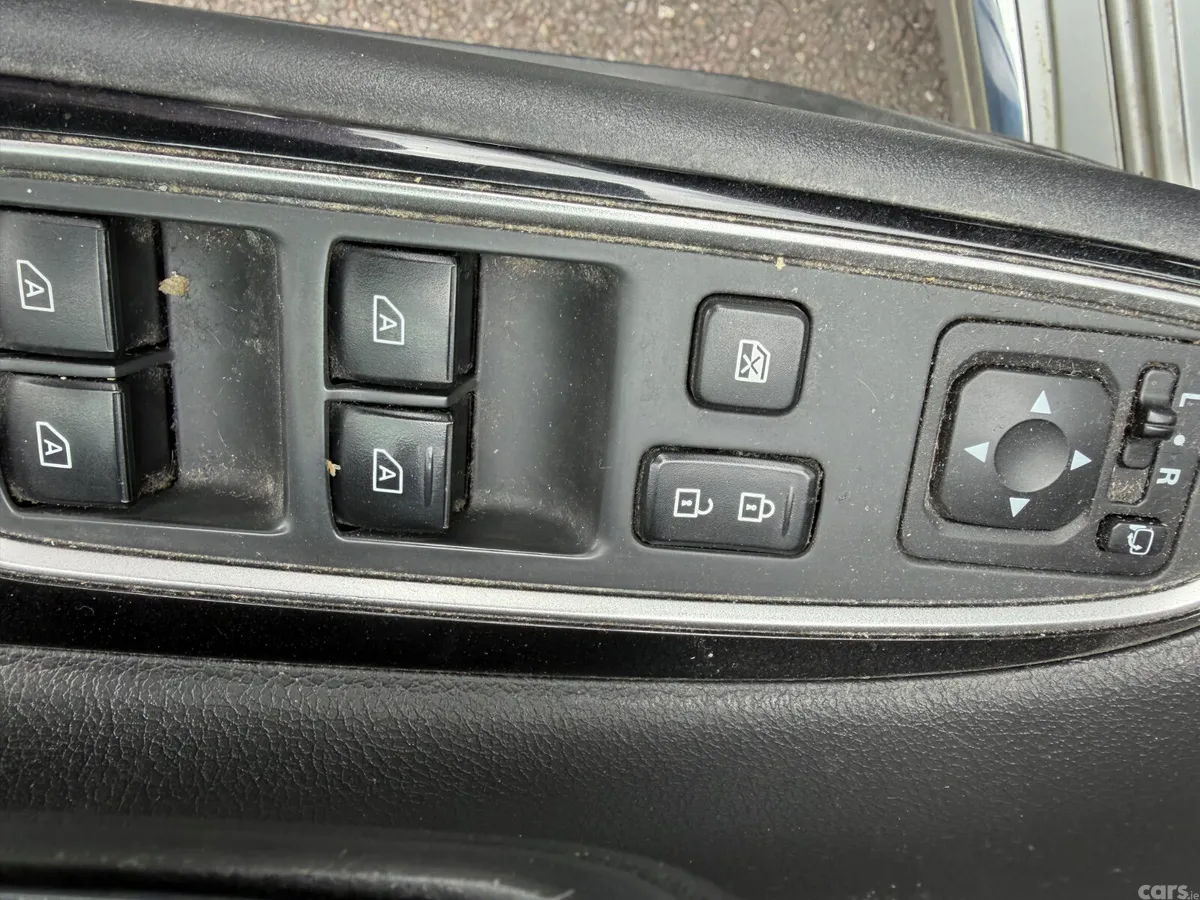 Mitsubishi Outlander SUV, Petrol Plug-in Hybrid, 2019, Silver