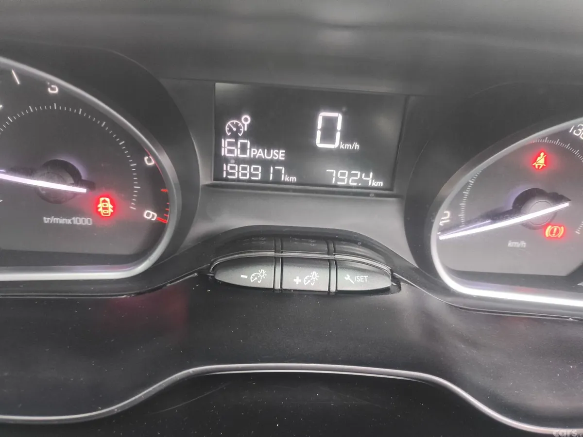 Peugeot 2008 Estate, Diesel, 2017, Grey