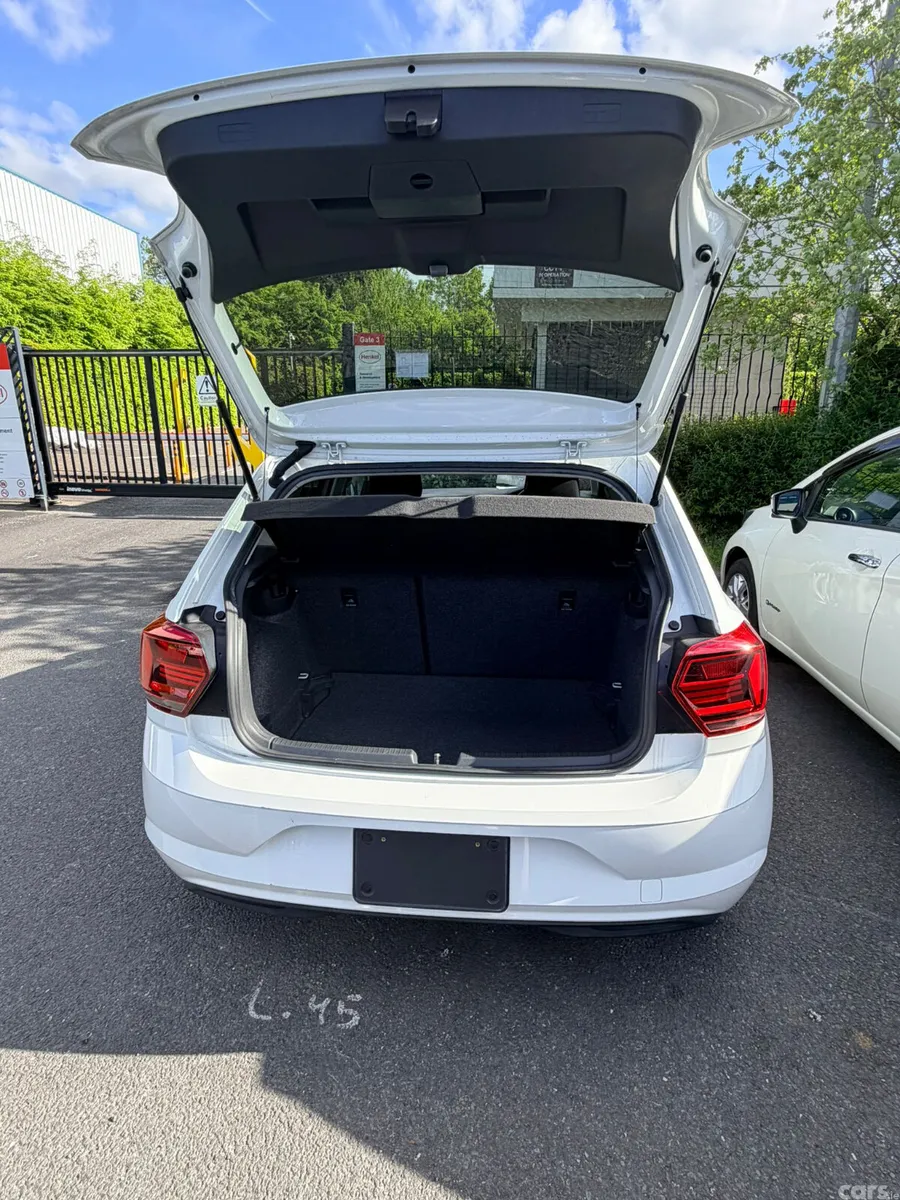 Volkswagen Polo Hatchback, Petrol, 2019, White