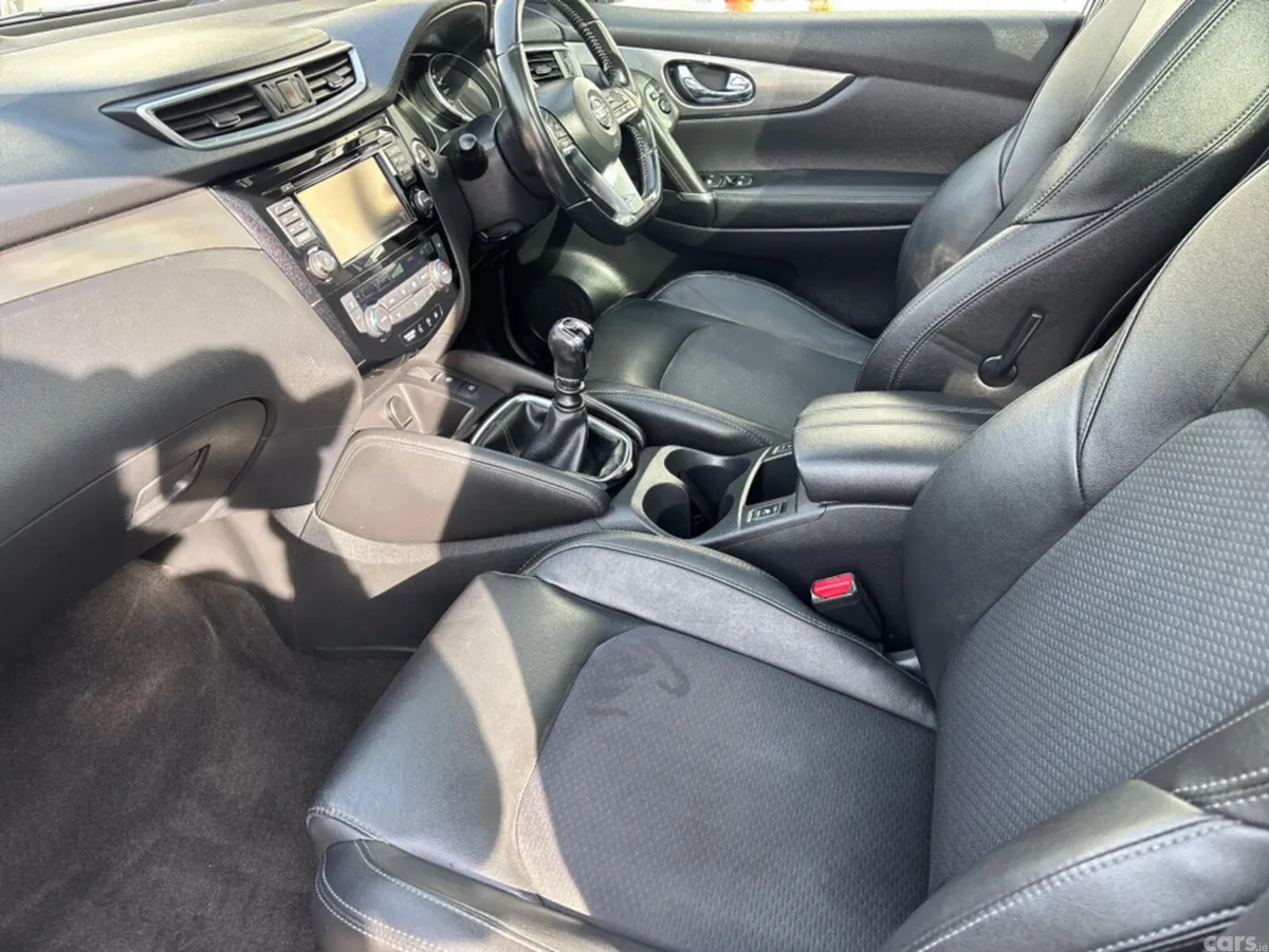 Nissan Qashqai MPV, Petrol, 2018, Grey