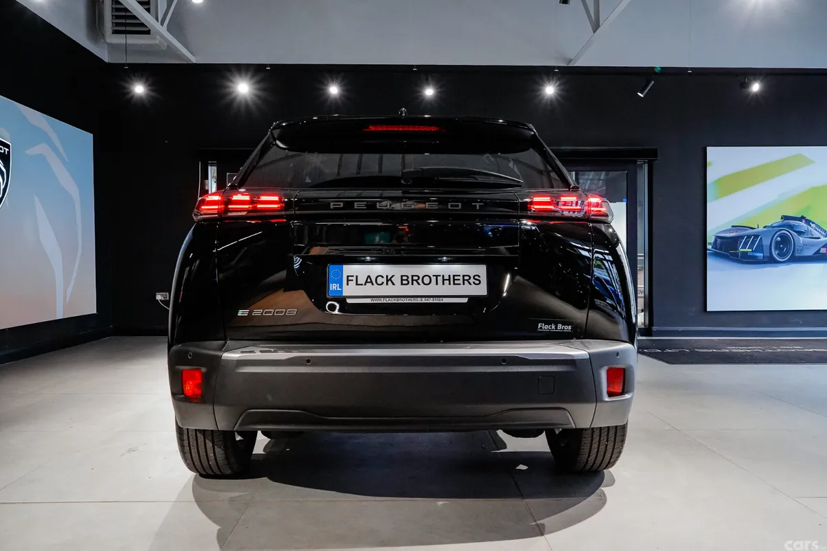 Peugeot 2008 MPV, Electric, 2026, Black