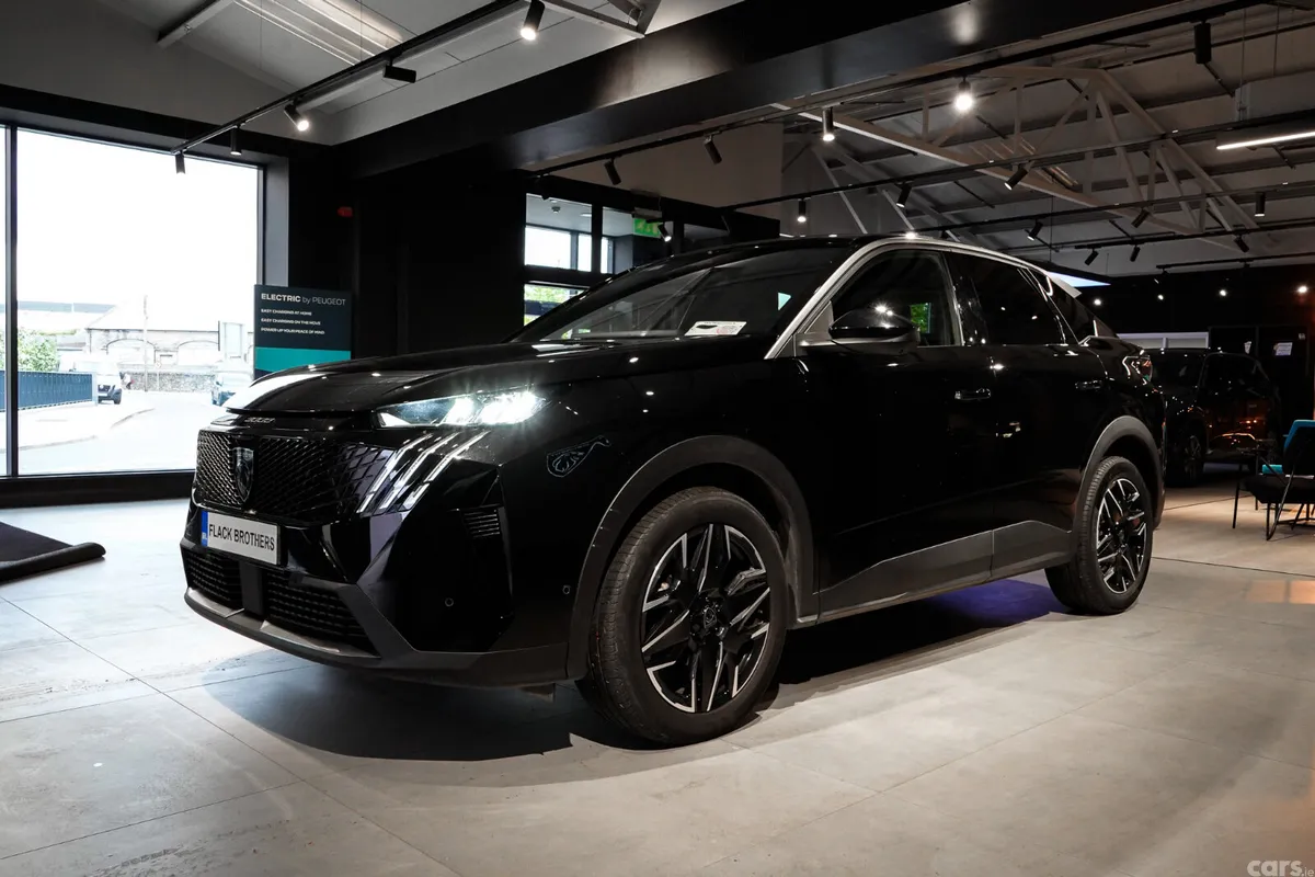 Peugeot 3008 MPV, Petrol Hybrid, 2025, Black