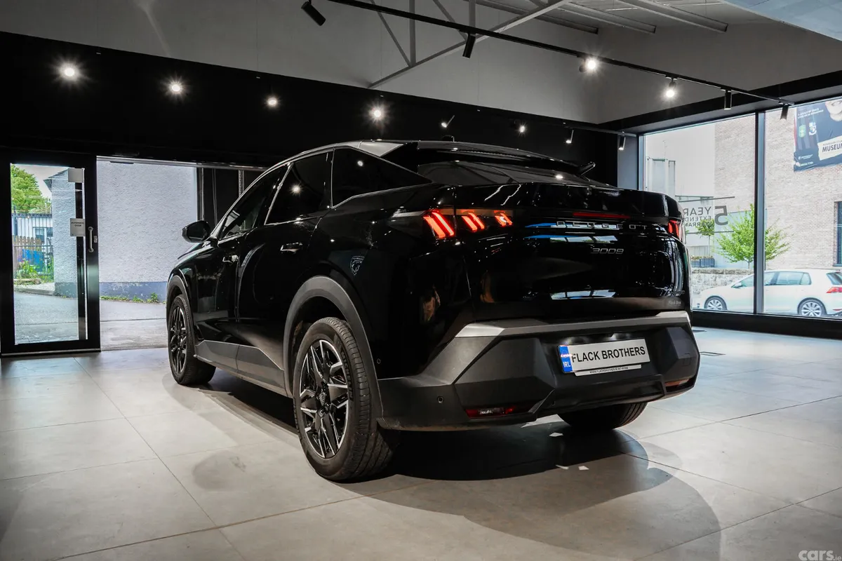 Peugeot 3008 MPV, Petrol Hybrid, 2025, Black