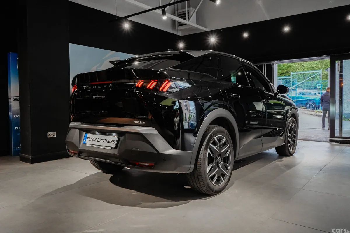Peugeot 3008 MPV, Petrol Hybrid, 2025, Black