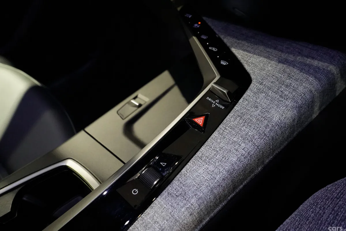 Peugeot 3008 MPV, Petrol Hybrid, 2025, Black