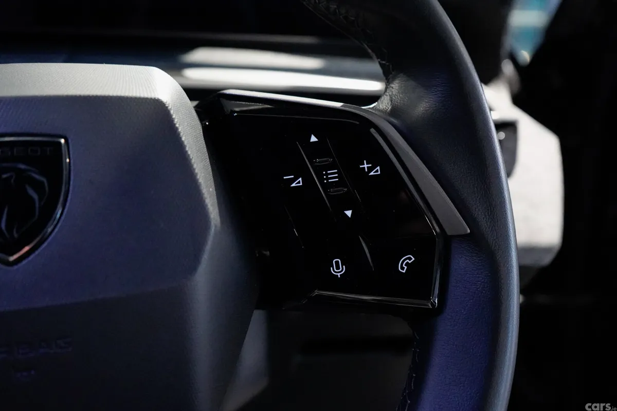 Peugeot 3008 MPV, Petrol Hybrid, 2025, Black