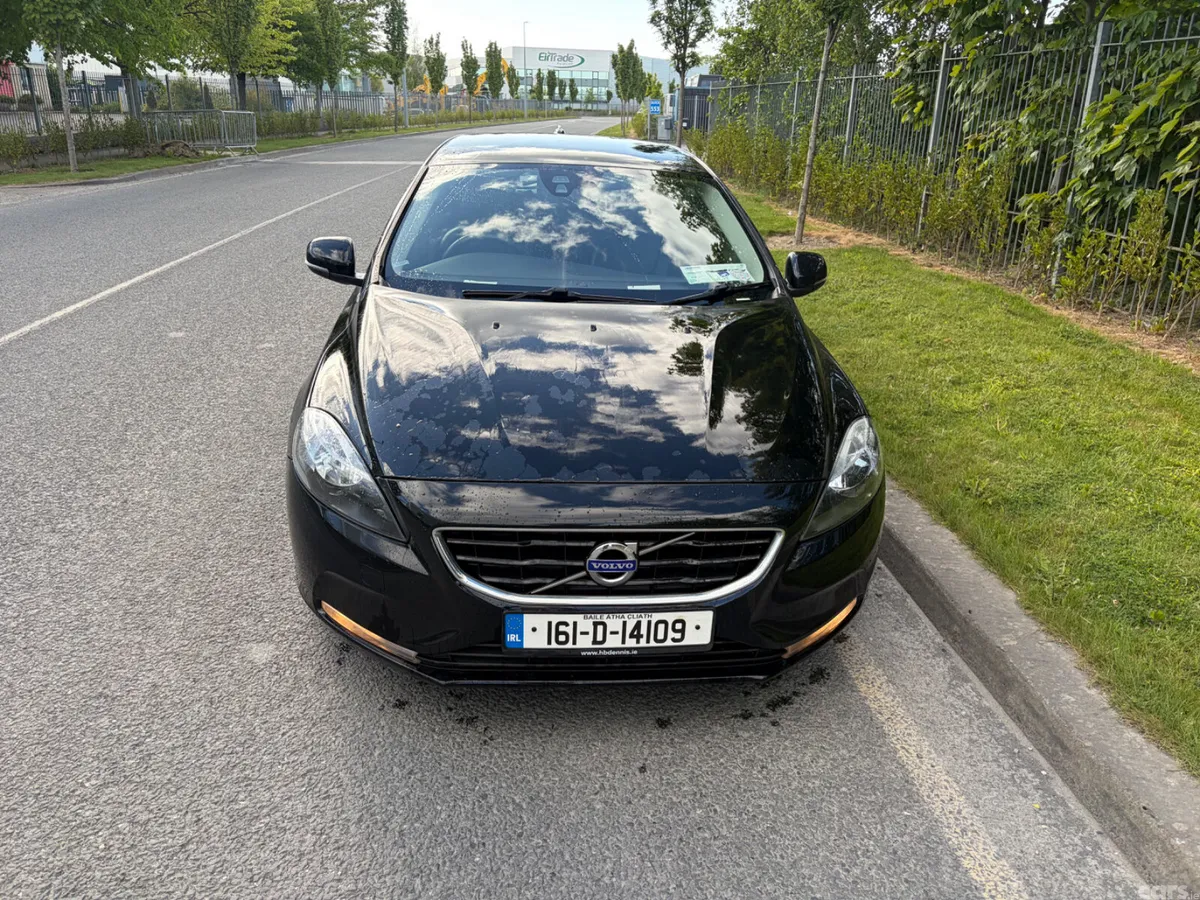 Volvo V40 Hatchback, Diesel, 2016, Black