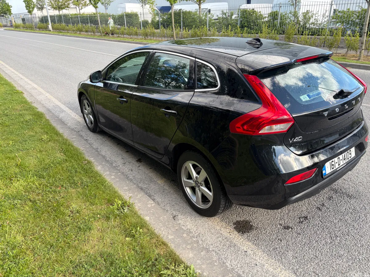 Volvo V40 Hatchback, Diesel, 2016, Black